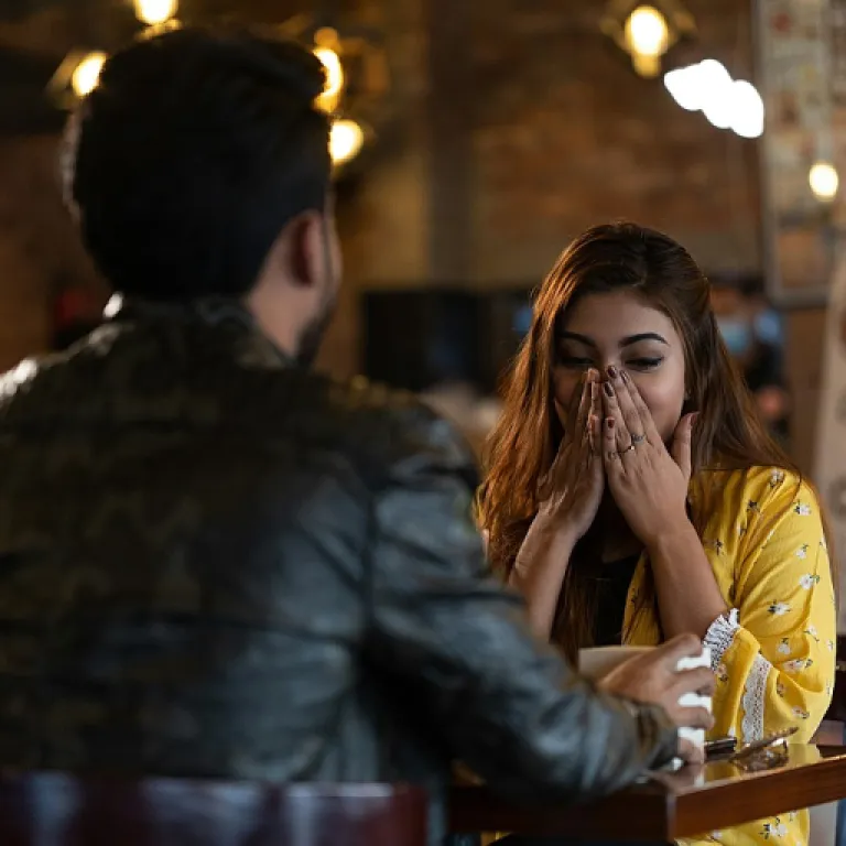 Rencontrer l’amour après 50 ans : conseils pour réussir ses rencontres